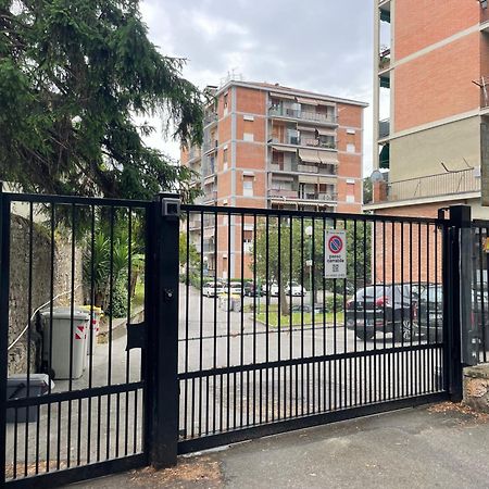 Appartamento Con Parcheggio Vicino Alla Stazione E Centro La Spezia Bagian luar foto